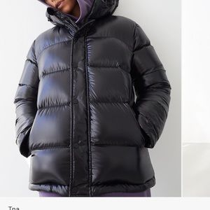 ARITZIA Super Puff high gloss black XS